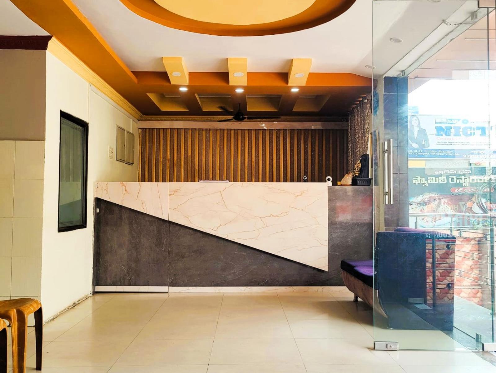 فندق The Livin Residency فيساخاباتنام المظهر الخارجي الصورة